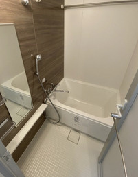 ボーベル玉造の浴室