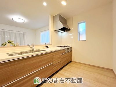 【キッチン】 | ハートフルタウン東武江曽島駅2期　A号棟 | 人気の対面式キッチン☆料理をしながらご家族とコミュニケーションが取れます♪