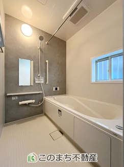 【浴室】 | ハートフルタウン東武江曽島駅2期　A号棟 | 同社施工物件の写真です。※建具やフローリング、その他仕様が異なる場合がございます。