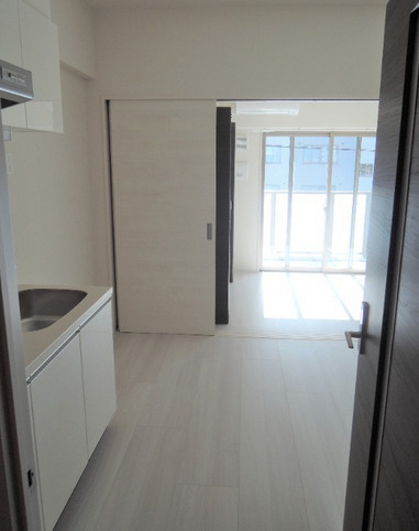 アザレア梅田の居間・リビング