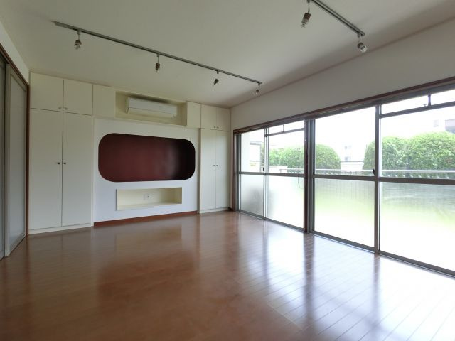 【居間・リビング】