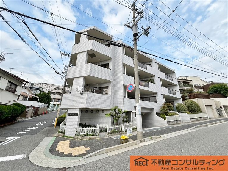 セントラルハイツ岡本の外観