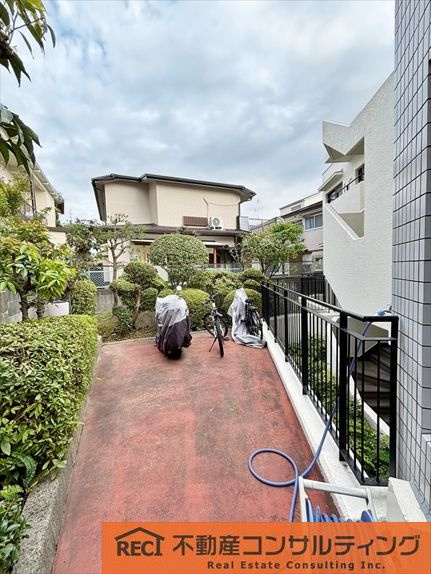 セントラルハイツ岡本のエントランス