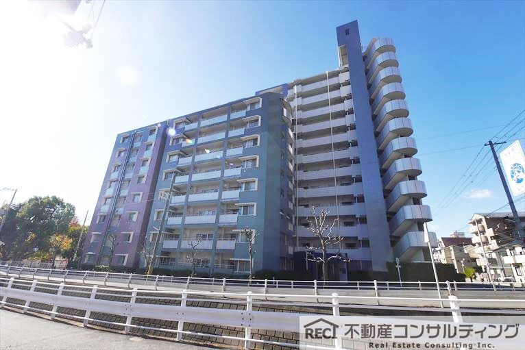 本山センチュリーマンションの外観