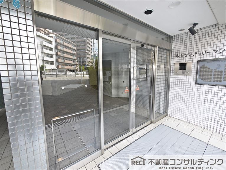 本山センチュリーマンションのエントランス