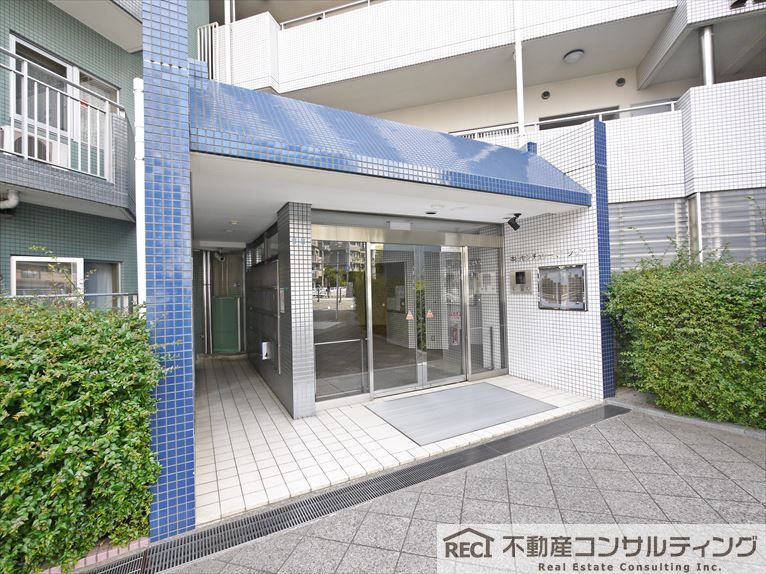 本山センチュリーマンションのエントランス