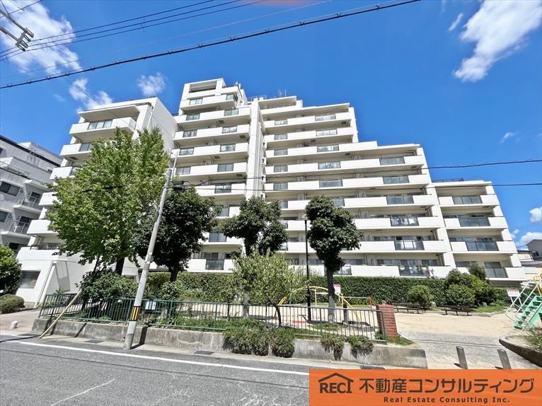 コスモ芦屋川西の外観