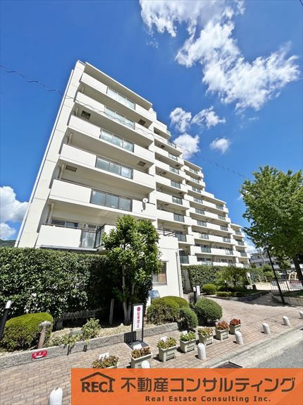 コスモ芦屋川西の外観