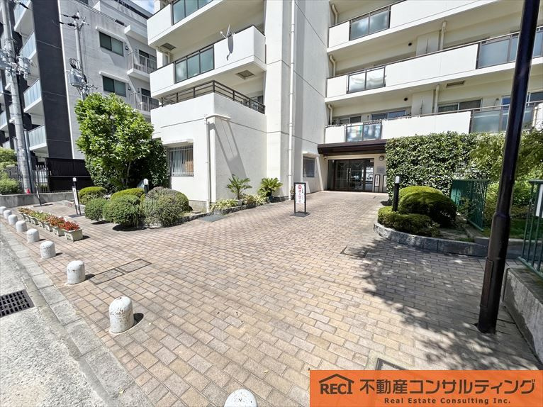 コスモ芦屋川西のエントランス