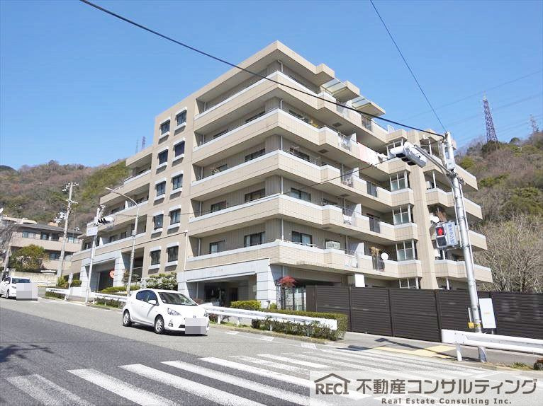 ドムール六甲山手の外観