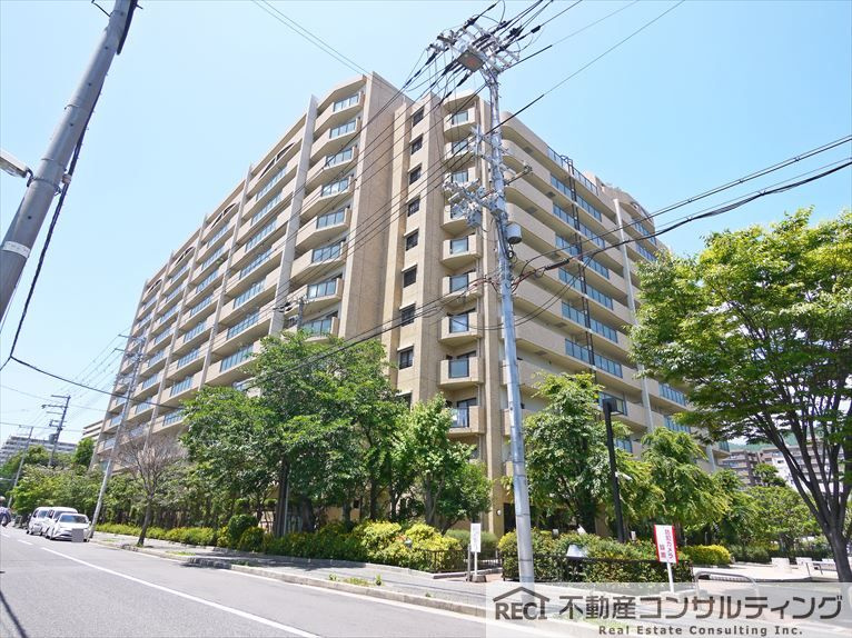 コスモ本山の外観