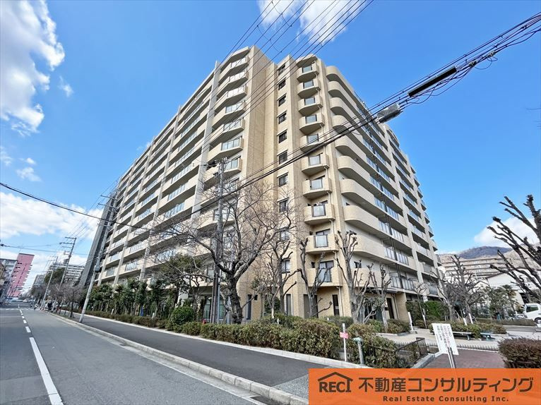 コスモ本山の外観|内窓付きで夏は涼しく冬は暖かく過ごせます