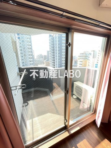 HRフロントリーガル難波WESTのバルコニー