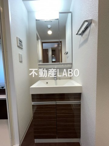 HRフロントリーガル難波WESTの洗面所