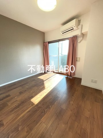 HRフロントリーガル難波WESTの居間・リビング