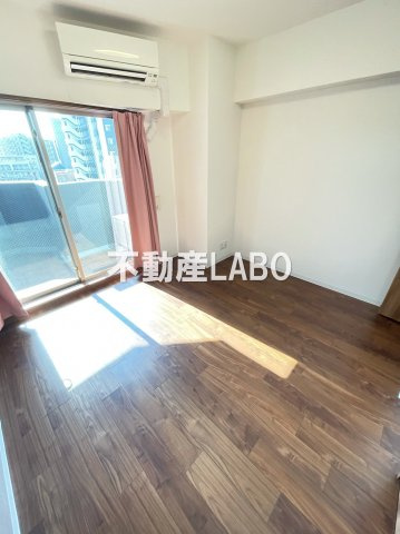 HRフロントリーガル難波WESTの寝室