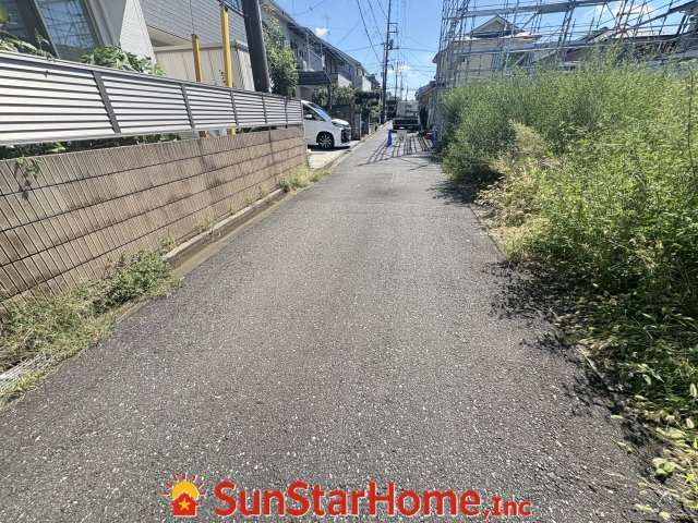 【サンスターホーム】瑞穂町高根　売地の前面道路含む現地写真