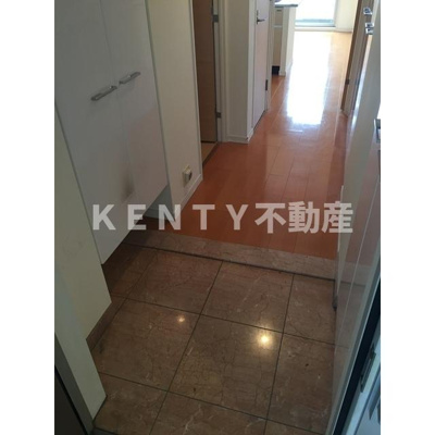 【玄関】 | ＬａＳａｎｔｅ五反田 | 明るい玄関です