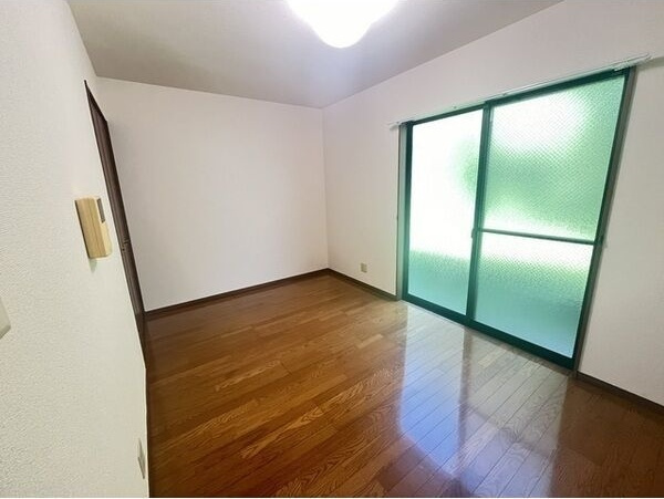 アンプルール ブワ SUMIIKEの居間・リビング