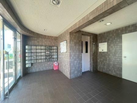 さいたま市桜区西堀１丁目の賃貸マンションのロビー|落ち着いたロビーです