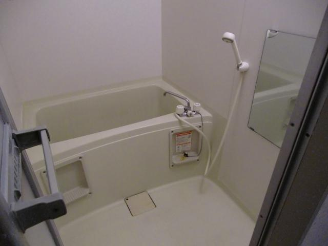 さいたま市桜区西堀１丁目の賃貸マンションの浴室|日々の暮らしに欠かせないお風呂です