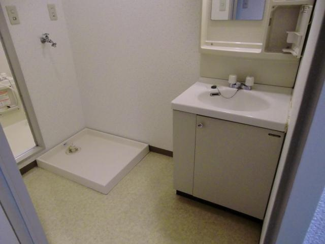 さいたま市桜区西堀１丁目の賃貸マンションの洗面所|忙しい朝には欠かせない洗面所です