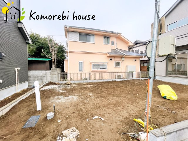 第17上尾上　新築一戸建て　Aの駐車場|車2台をゆったり駐車できる広さを確保。ご夫婦で車を所有する方にもうれしい間取りです。