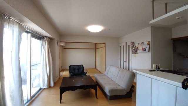 クレール八戸ノ里ソレイユの居間・リビング