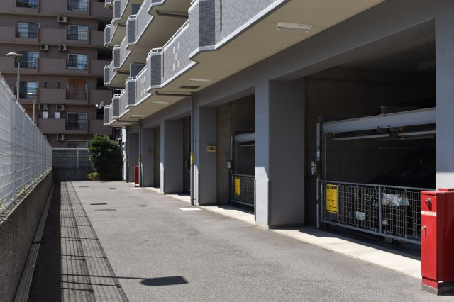 クレール八戸ノ里ソレイユの駐車場