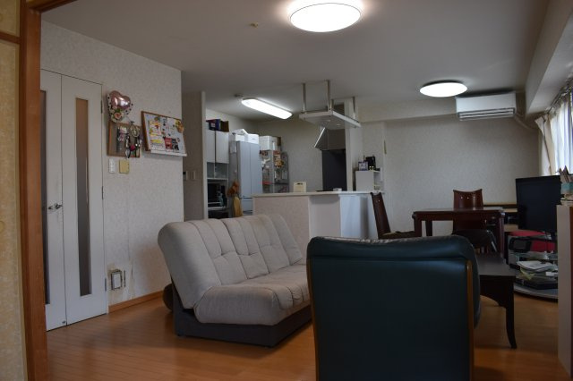 クレール八戸ノ里ソレイユの居間・リビング