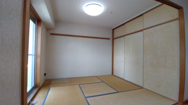 クレール八戸ノ里ソレイユの和室