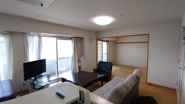 クレール八戸ノ里ソレイユの居間・リビング