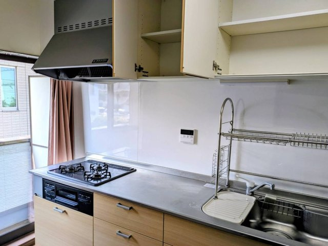 東所沢二世帯住宅のキッチン|北側（道路側）