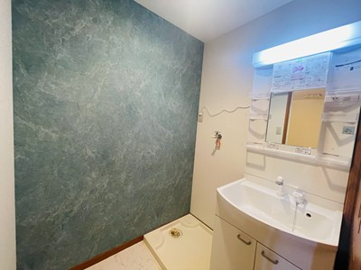 カーサルージュの洗面所|脱衣スペースもあります