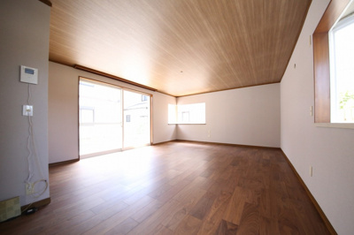 【居間・リビング】 | 久喜市南栗橋3丁目中古戸建