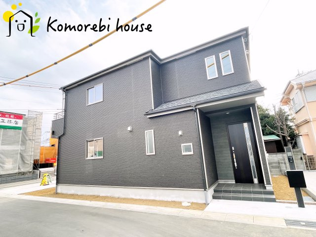 第17上尾上　新築一戸建て　Bの外観|耐久性に優れたサイディング貼りの外観。雨風に強く、汚れにくい素材で美しさが長持ちします。日々のメンテナンス負担を軽減し、家族の暮らしをしっかり守る安心の新築住宅です。																	