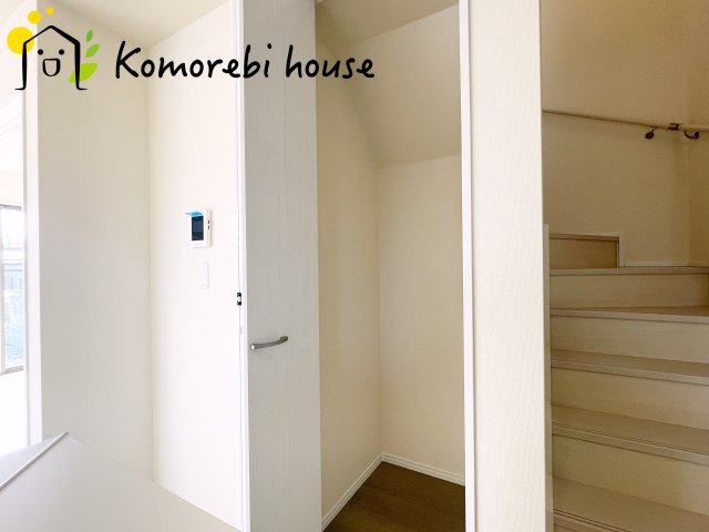 第17上尾上　新築一戸建て　Bの収納|収納が多いと、生活のリズムが変わります。朝は身支度がサッと済み、夜はリビングが散らからない。家族の荷物が増えてもゆとりを保てる、長く快適に住める収納計画です。															
