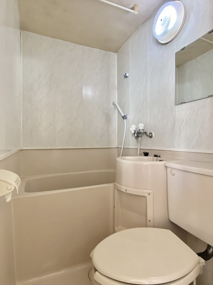 【トイレ】 | ハイツ江古田B棟 | ※写真は以前のものです。最新のものは近日中に掲載いたします。