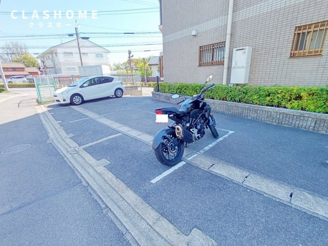 センチュリー重原の駐車場