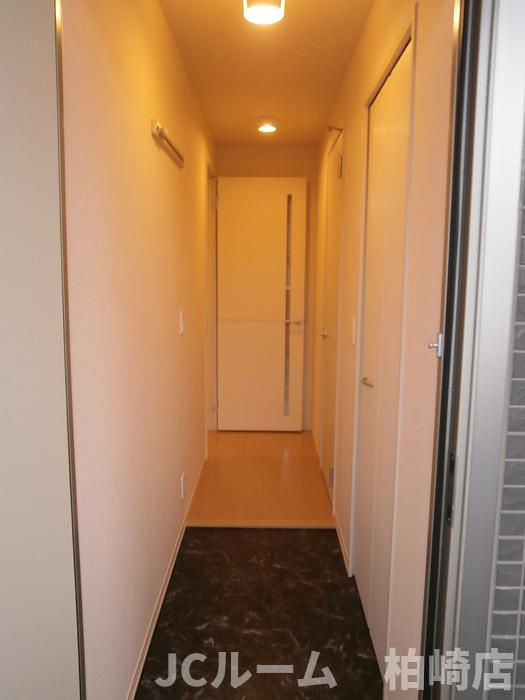 柏崎市三和町のアパートの玄関