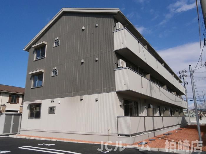 柏崎市三和町のアパートの外観