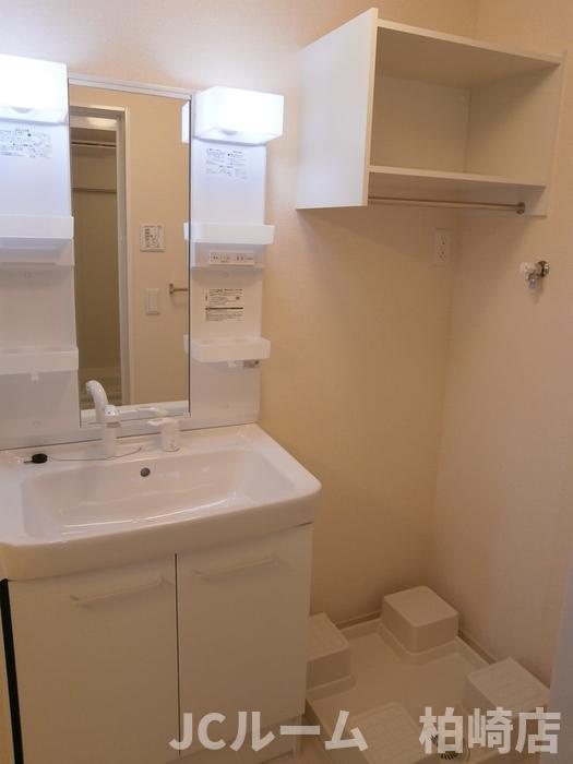 柏崎市三和町のアパートの洗面所