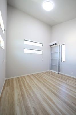 【居間・リビング】 | 西岡本戸建