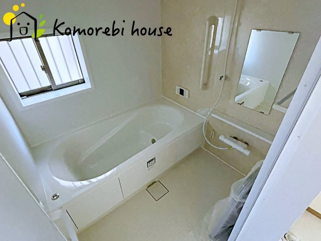 第17上尾上　新築一戸建て　Cの浴室|暖房・乾燥・換気が一体になった多機能浴室で、一年を通して快適に使えるのが魅力。冬は暖房であたたかく、雨の日は乾燥が洗濯物をしっかり乾かしてくれます。