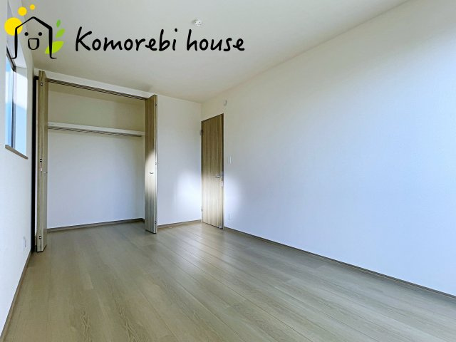 第17上尾上　新築一戸建て　Cの寝室|ベッドをゆったり置いても余裕があり、テレビを見たり、読書を楽しんだり。夫婦の時間を静かに積み重ねられる落ち着いた寝室です。