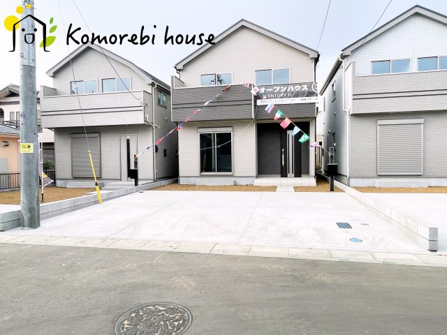 第17上尾上　新築一戸建て　Cの駐車場|並列2台駐車が可能なゆとりあるスペース。来客時や将来車が増えても安心の使い勝手です。