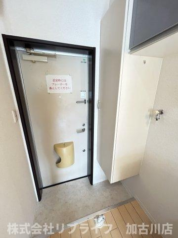 flat福井　C棟の玄関