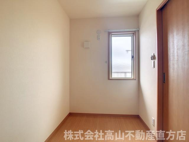 カルナ・コートの洋室