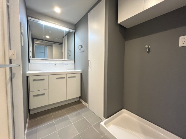 フルリノベーションマンション「ダイアパレス新所沢けやき台」の洗面所|スペースが確保できる洗面所です