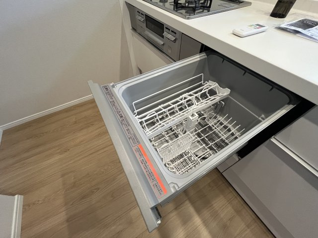 フルリノベーションマンション「ダイアパレス新所沢けやき台」のキッチン